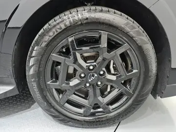 2024 Kia Carnival с пробегом 16 999 км