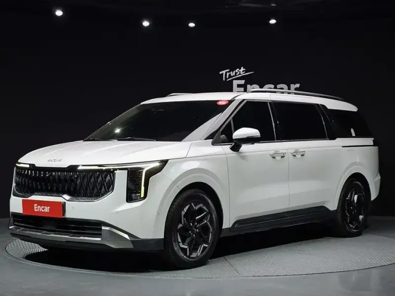 2023 Kia Carnival с пробегом 83 512 км