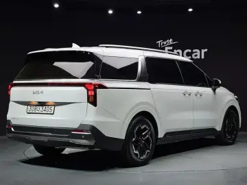 2023 Kia Carnival с пробегом 83 512 км