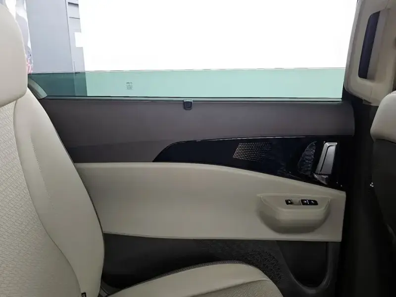 2024 Kia Carnival с пробегом 16 999 км