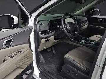 2023 Kia Carnival с пробегом 83 512 км