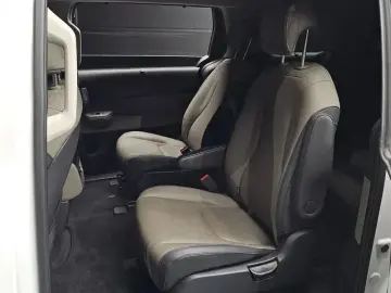 2023 Kia Carnival с пробегом 83 512 км