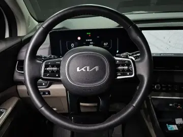 2023 Kia Carnival с пробегом 83 512 км