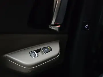 2023 Kia Carnival с пробегом 83 512 км