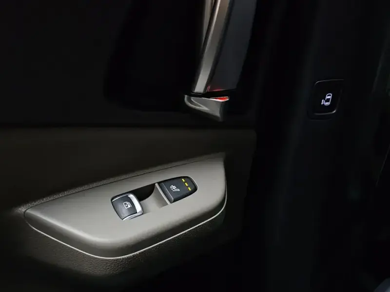 2023 Kia Carnival с пробегом 83 512 км
