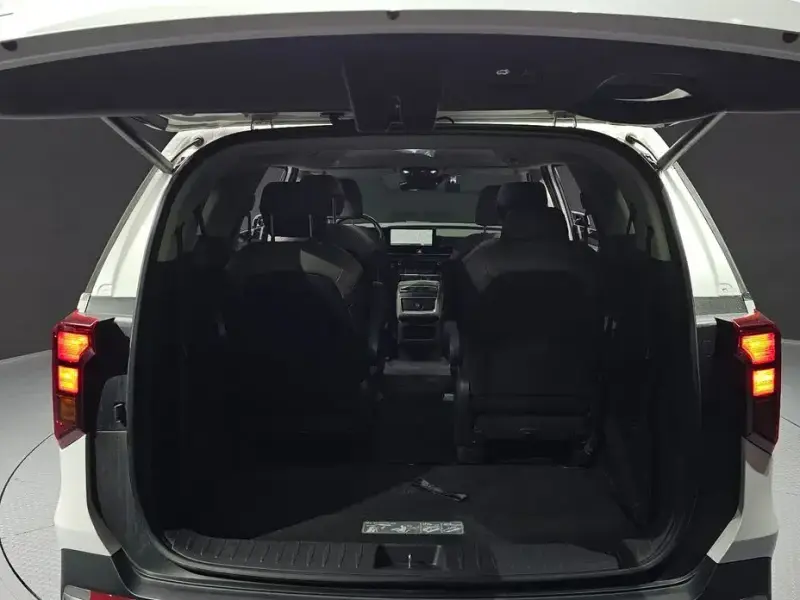 2023 Kia Carnival с пробегом 83 512 км