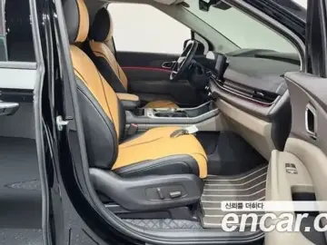 2025 Kia Carnival с пробегом 11 128 км