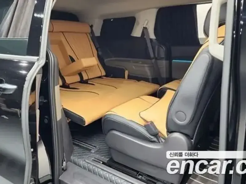 2025 Kia Carnival с пробегом 11 128 км