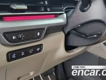 2025 Kia Carnival с пробегом 11 128 км