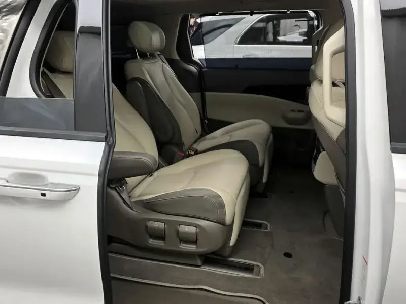 2024 Kia Carnival с пробегом 30 199 км
