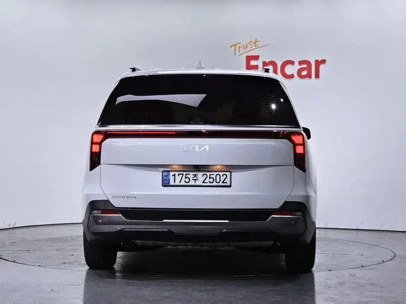 2024 Kia Carnival с пробегом 53 379 км