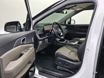 2024 Kia Carnival с пробегом 53 379 км