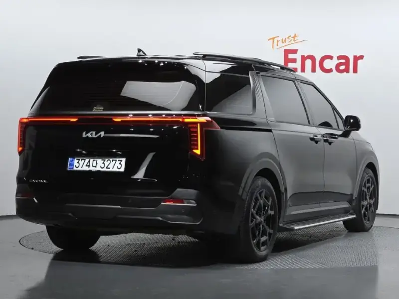 2025 Kia Carnival с пробегом 6 685 км