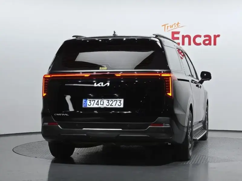 2025 Kia Carnival с пробегом 6 685 км