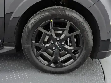 2025 Kia Carnival с пробегом 6 685 км