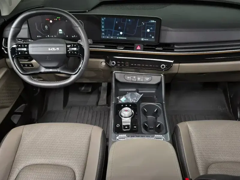 2025 Kia Carnival с пробегом 6 685 км