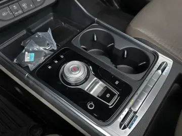 2025 Kia Carnival с пробегом 6 685 км