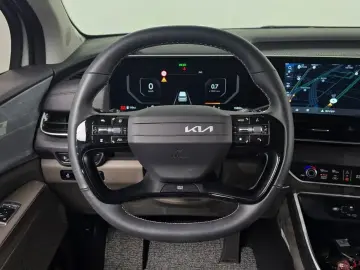 2025 Kia Carnival с пробегом 15 800 км