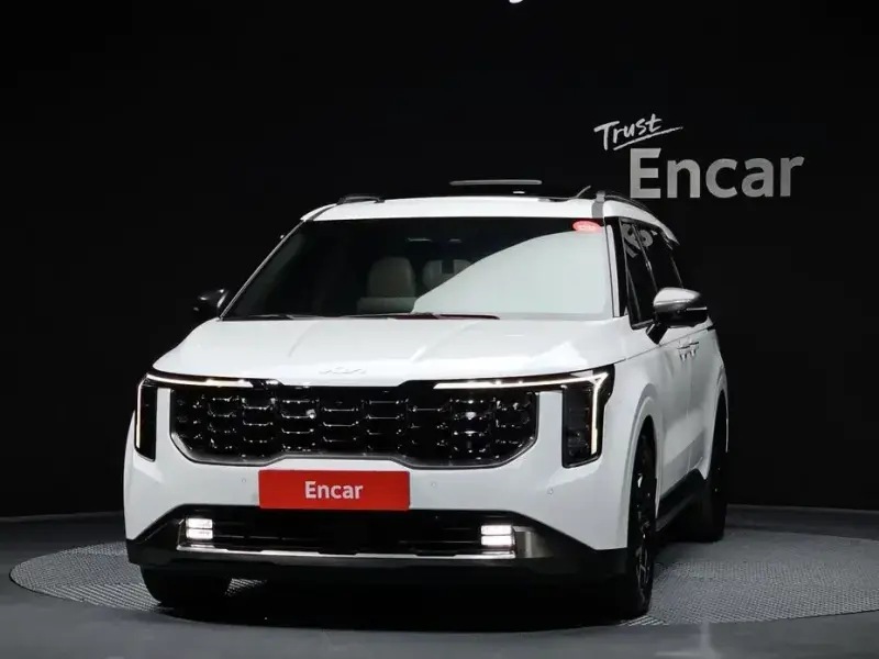 2025 Kia Carnival с пробегом 21 628 км