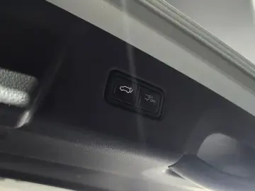 2025 Kia Carnival с пробегом 15 800 км