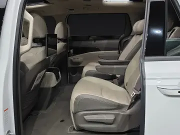 2025 Kia Carnival с пробегом 21 628 км