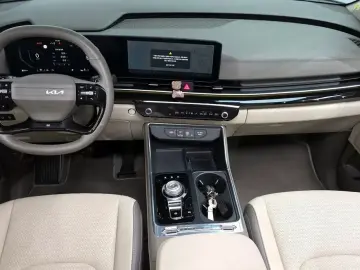 2024 Kia Carnival с пробегом 21 086 км