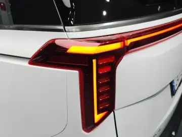 2025 Kia Carnival с пробегом 21 628 км