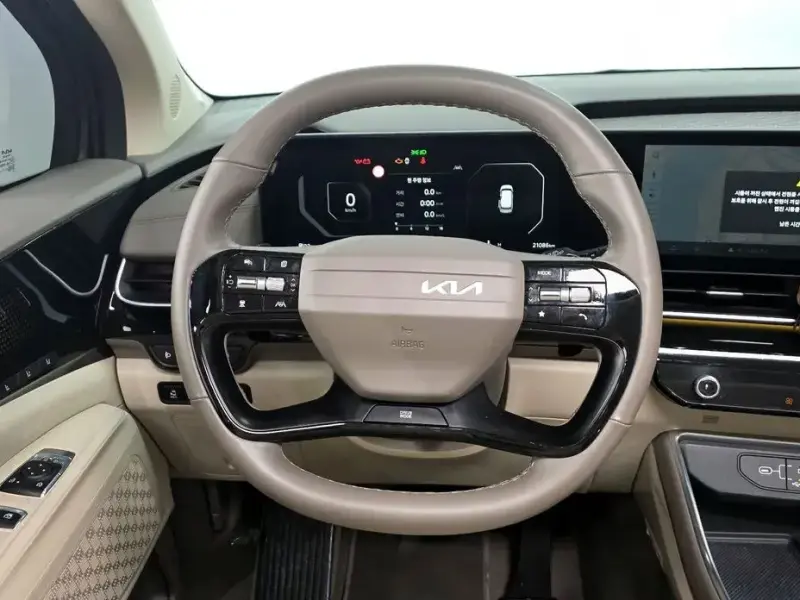 2024 Kia Carnival с пробегом 21 086 км