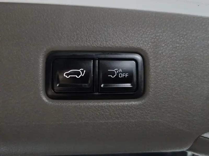 2025 Kia Carnival с пробегом 21 628 км