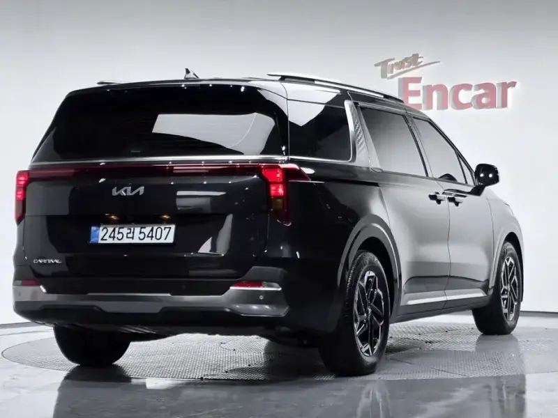 2025 Kia Carnival с пробегом 4 308 км