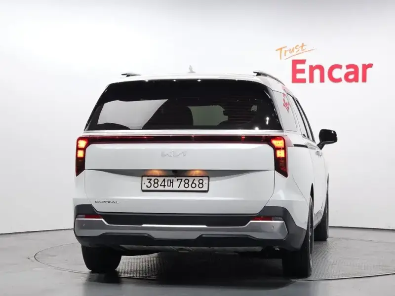 2024 Kia Carnival с пробегом 21 529 км