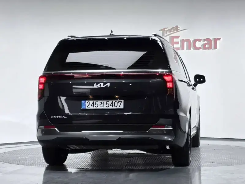 2025 Kia Carnival с пробегом 4 308 км