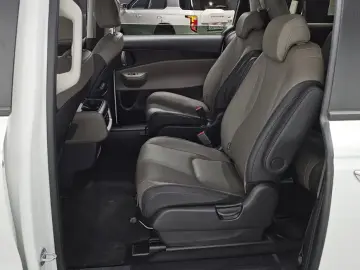 2024 Kia Carnival с пробегом 21 529 км