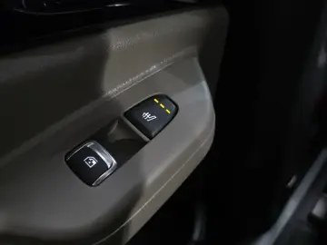 2025 Kia Carnival с пробегом 4 308 км