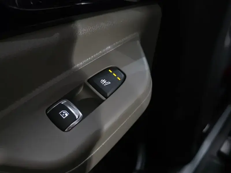 2025 Kia Carnival с пробегом 4 308 км