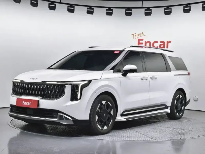 2024 Kia Carnival с пробегом 17 775 км