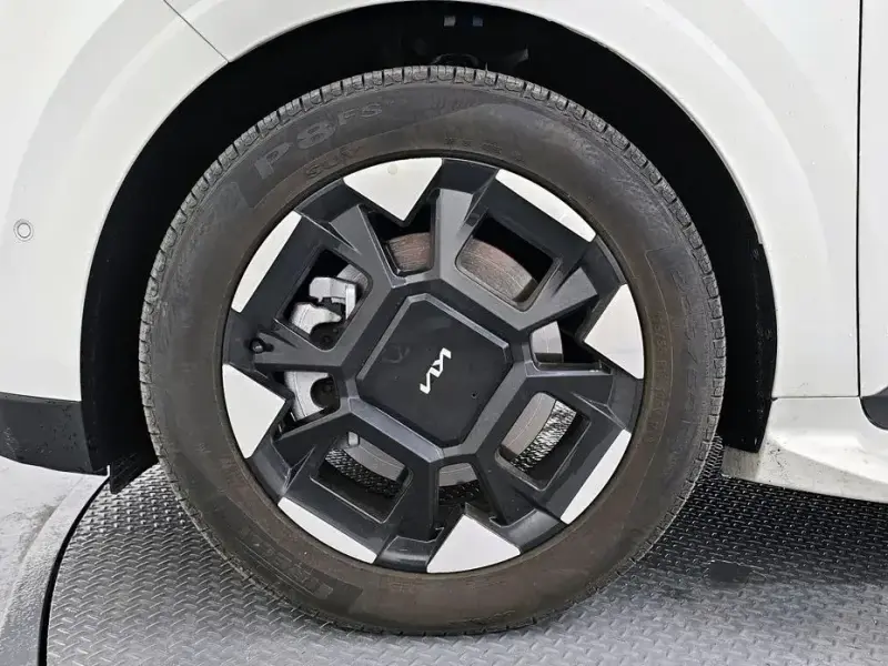 2024 Kia Carnival с пробегом 17 775 км