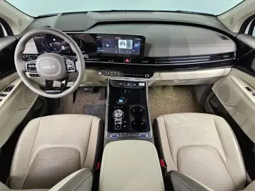 2024 Kia Carnival с пробегом 17 775 км
