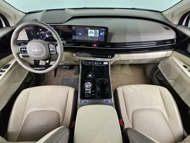 2024 Kia Carnival с пробегом 17 775 км