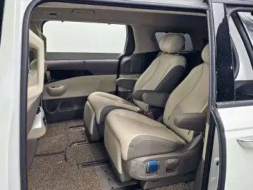 2024 Kia Carnival с пробегом 17 775 км