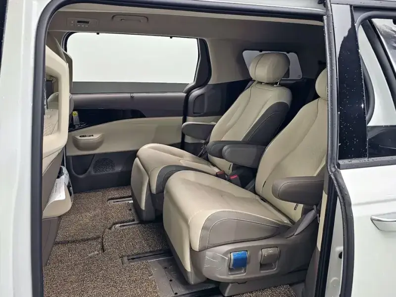 2024 Kia Carnival с пробегом 17 775 км