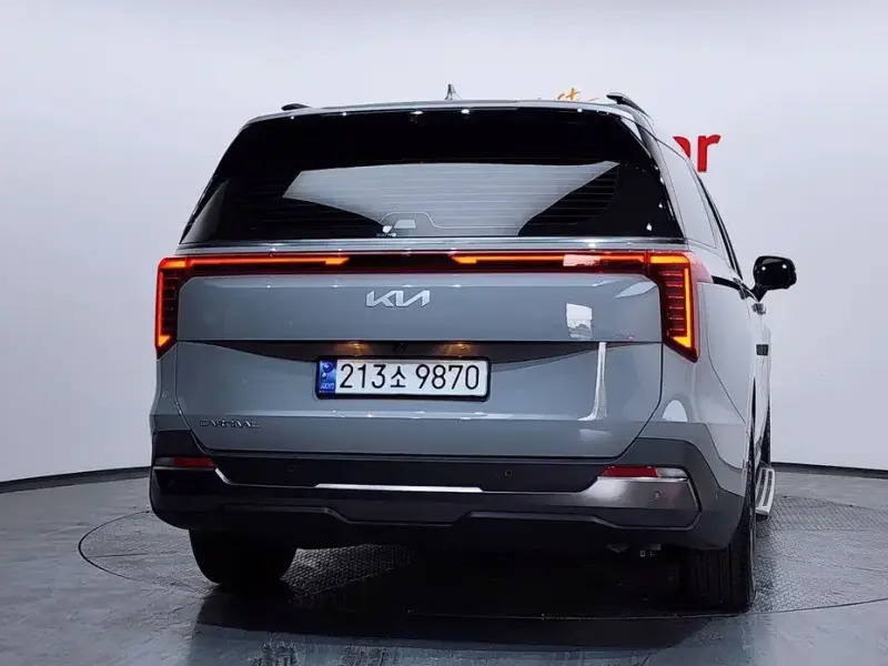 2024 Kia Carnival с пробегом 37 021 км