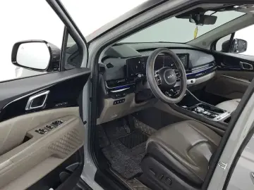2024 Kia Carnival с пробегом 37 021 км
