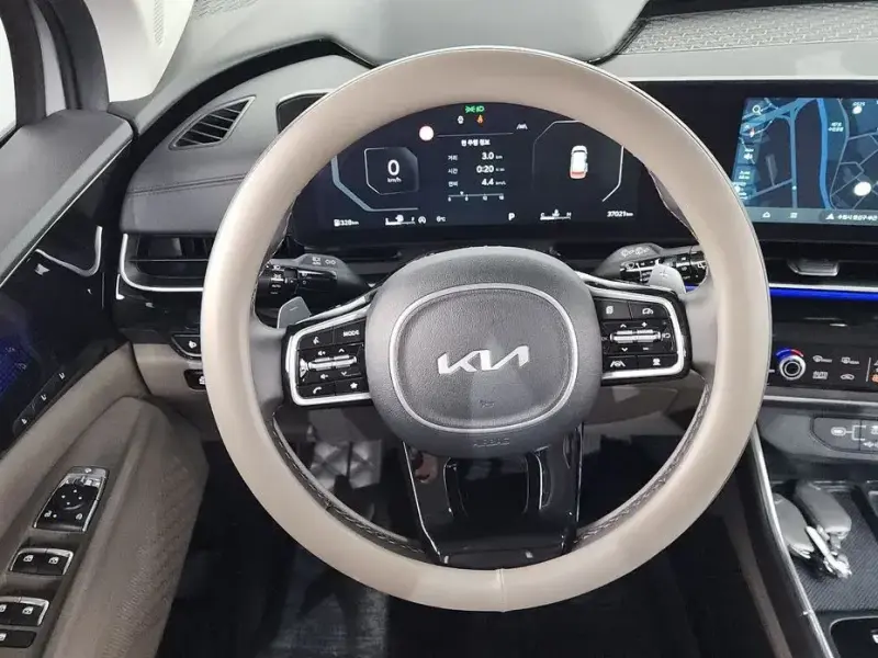 2024 Kia Carnival с пробегом 37 021 км