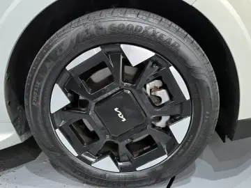 2024 Kia Carnival с пробегом 4 895 км