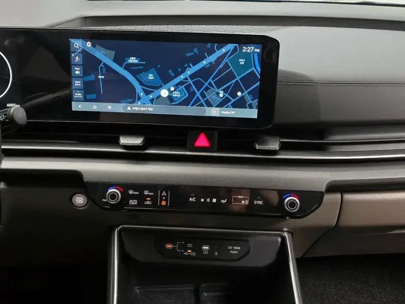 2024 Kia Carnival с пробегом 4 895 км