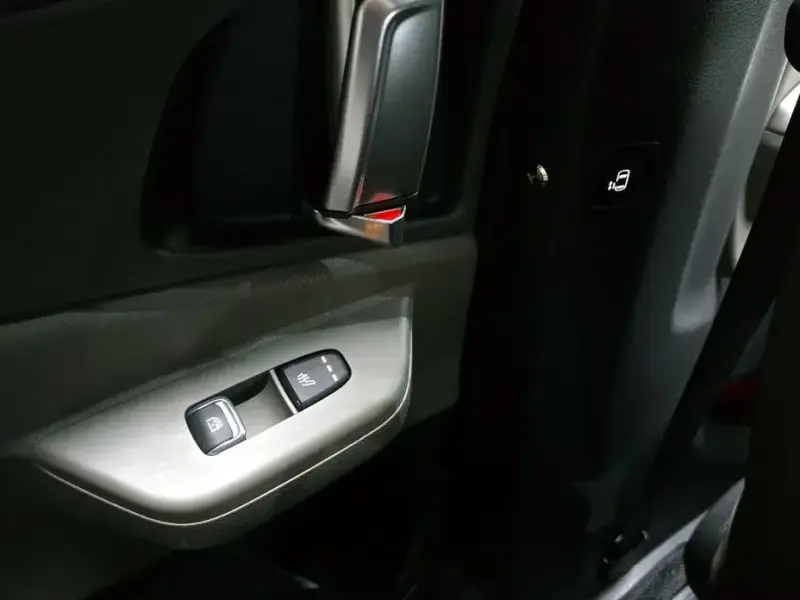 2024 Kia Carnival с пробегом 4 895 км