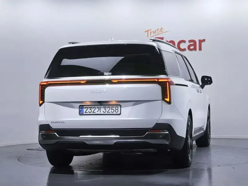 2024 Kia Carnival с пробегом 36 712 км