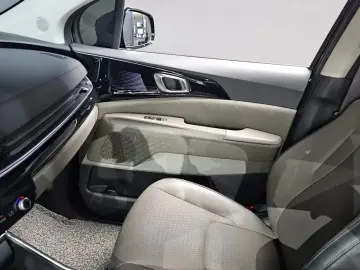 2024 Kia Carnival с пробегом 19 052 км