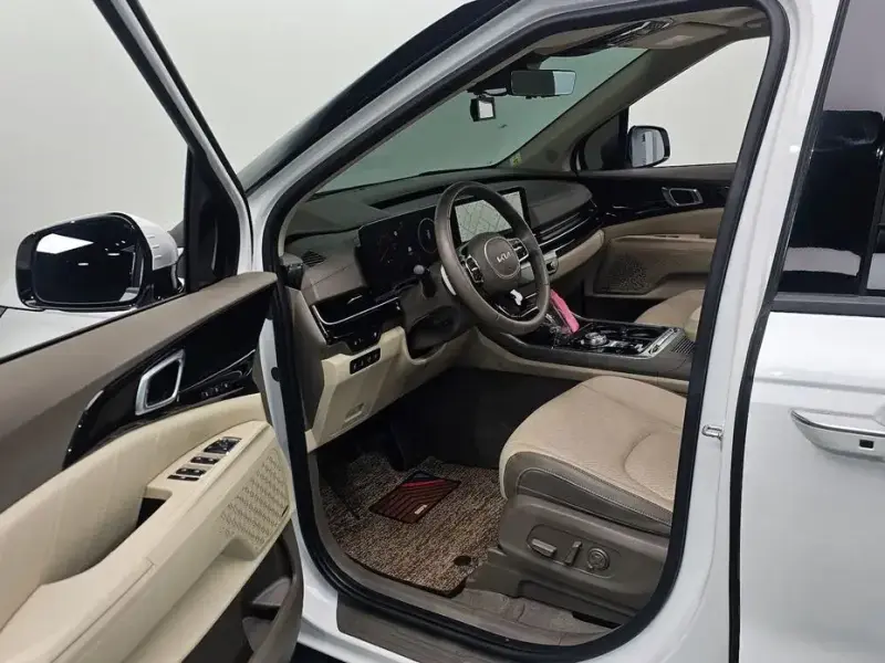 2024 Kia Carnival с пробегом 36 712 км